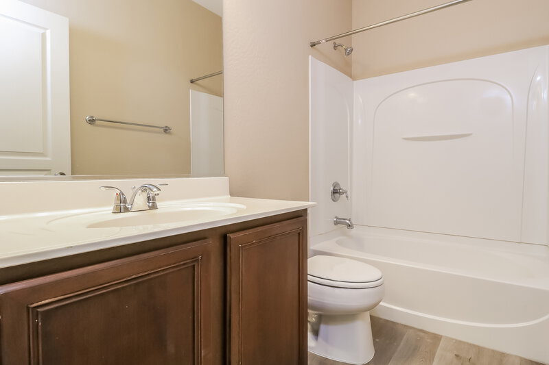 2,165/Mo, 10805 W Madison St Avondale, AZ 85323 Bathroom View