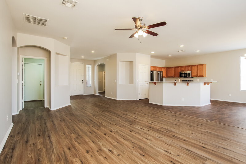 1,935/Mo, 10866 W Chase Ln Avondale, AZ 85323 Living Room View 2