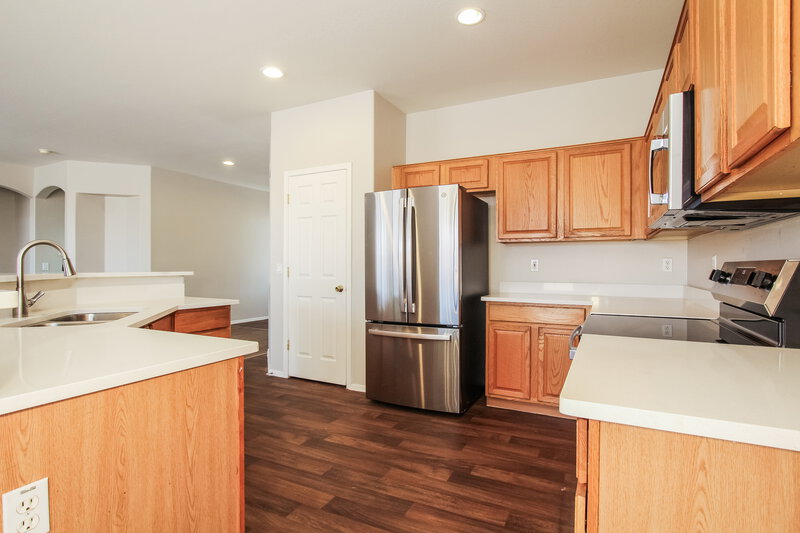 1,935/Mo, 10866 W Chase Ln Avondale, AZ 85323 Kitchen View