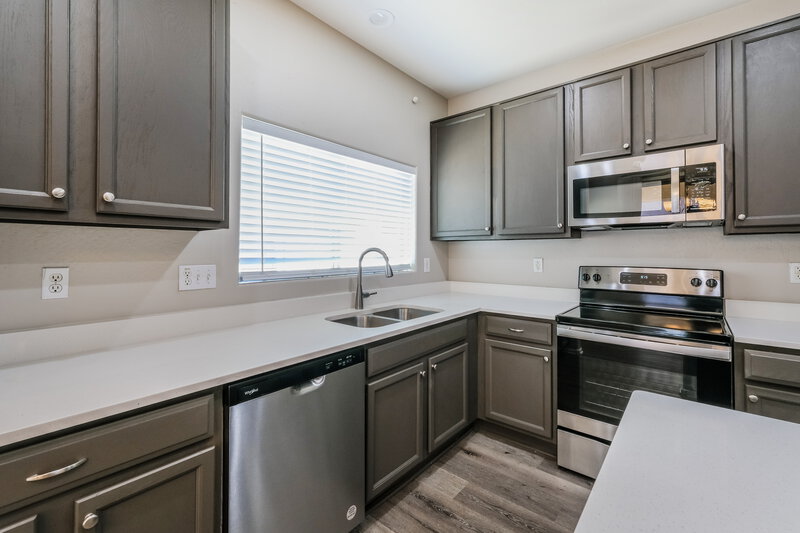 2,185/Mo, 10911 W Mariposa Dr Phoenix, AZ 85037 Kitchen View