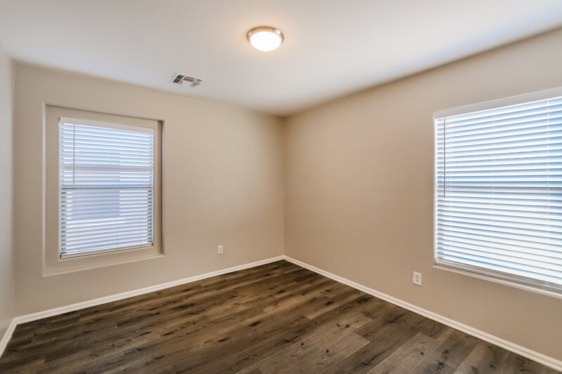 2,185/Mo, 10911 W Mariposa Dr Phoenix, AZ 85037 Bedroom View 2