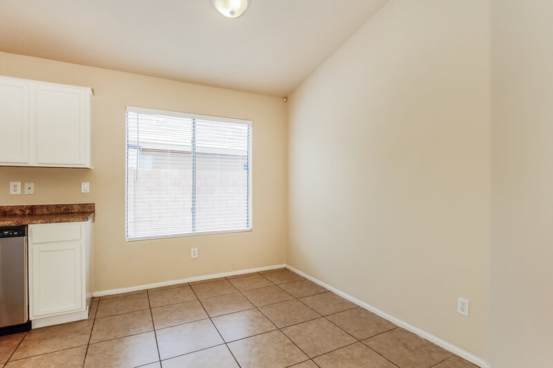 2,055/Mo, 11026 W Wilshire Dr Avondale, AZ 85392 Misc View 4
