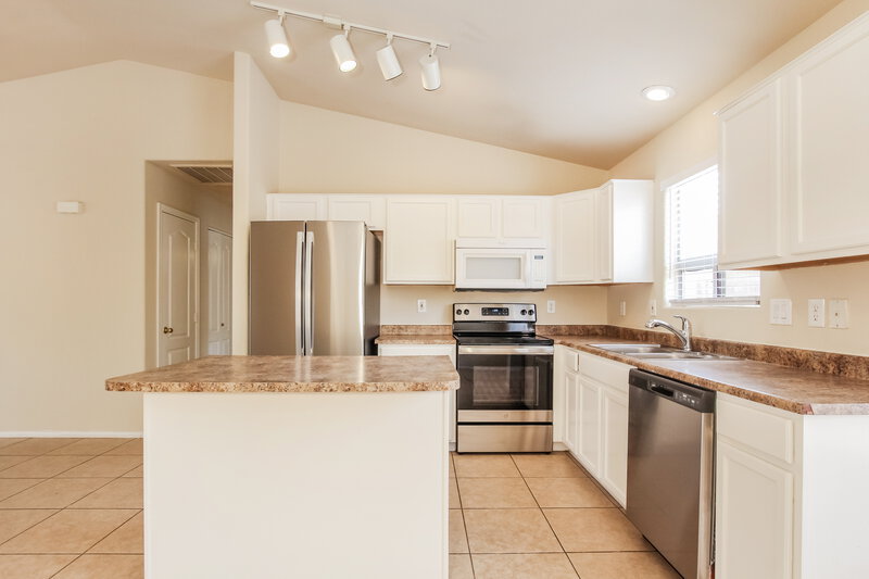 2,055/Mo, 11026 W Wilshire Dr Avondale, AZ 85392 Misc View 5