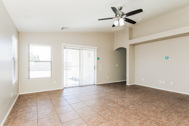 2,005/Mo, 11209 W Rio Vista Ln Avondale, AZ 85323 Living Room View 2