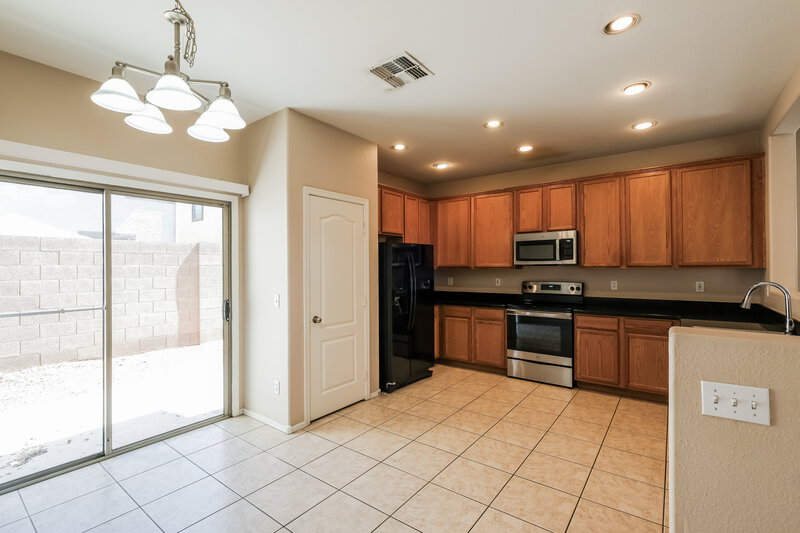 2,190/Mo, 11242 W Garfield St Avondale, AZ 85323 Dining Room View