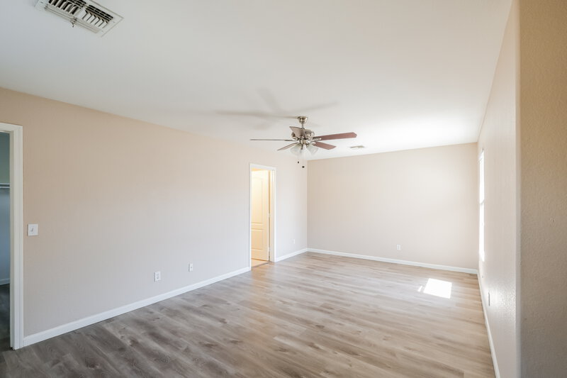 2,190/Mo, 11242 W Garfield St Avondale, AZ 85323 Main Bedroom View