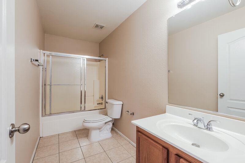2,190/Mo, 11242 W Garfield St Avondale, AZ 85323 Bathroom View