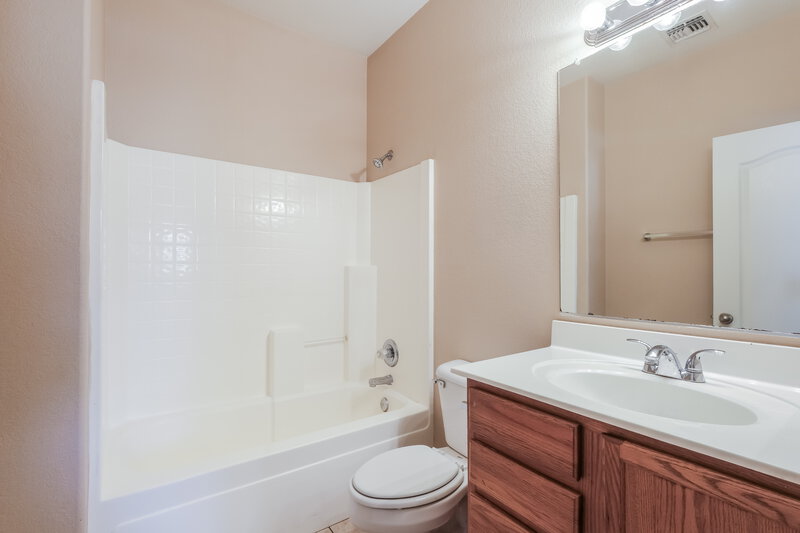 2,190/Mo, 11242 W Garfield St Avondale, AZ 85323 Bathroom View 2