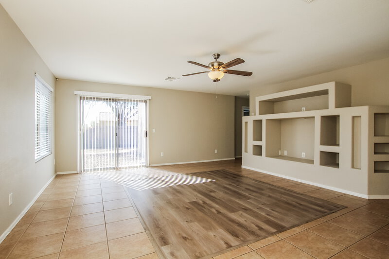 2,055/Mo, 11409 W Cambridge Ave Avondale, AZ 85392 Living Room View 2