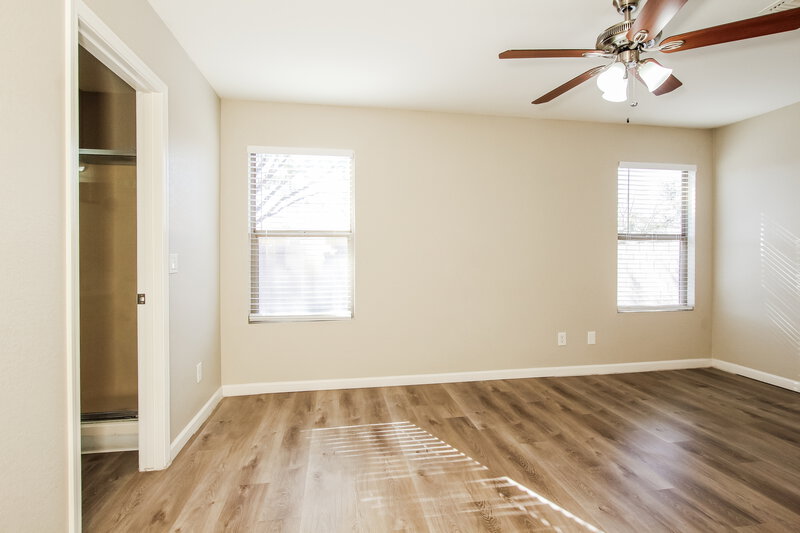 2,055/Mo, 11409 W Cambridge Ave Avondale, AZ 85392 Main Bedroom View