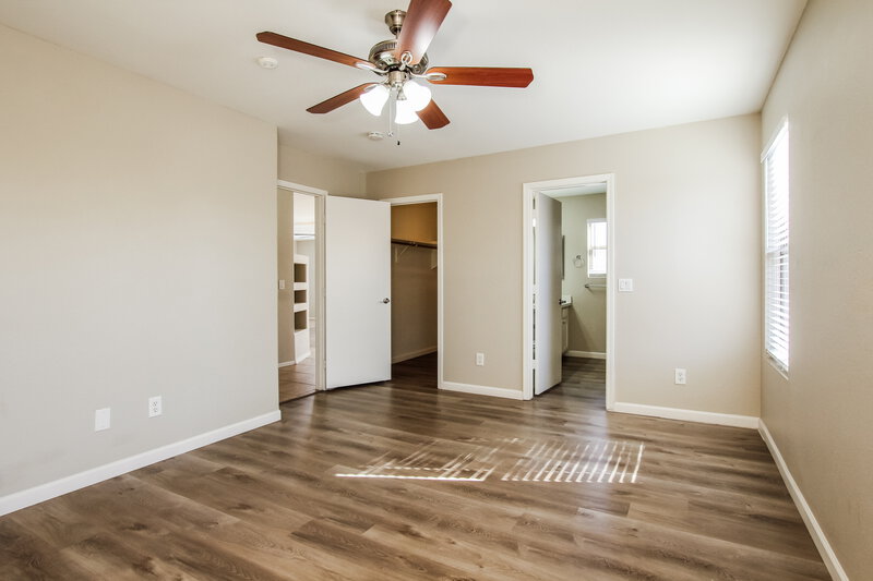 2,055/Mo, 11409 W Cambridge Ave Avondale, AZ 85392 Main Bedroom View 2