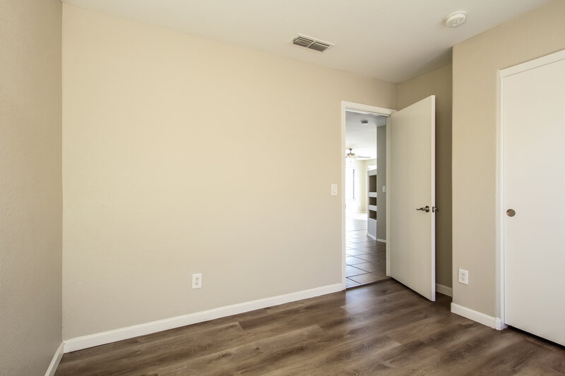 2,055/Mo, 11409 W Cambridge Ave Avondale, AZ 85392 Bedroom View 3