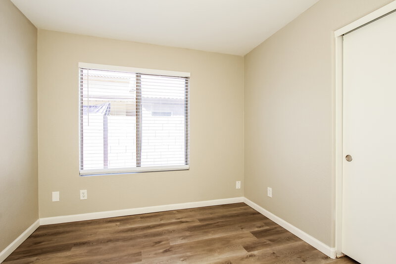2,055/Mo, 11409 W Cambridge Ave Avondale, AZ 85392 Bedroom View 4