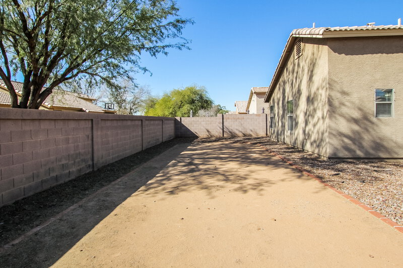 2,055/Mo, 11409 W Cambridge Ave Avondale, AZ 85392 Rear View