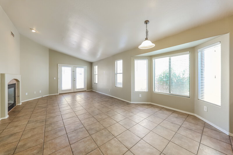 1,865/Mo, 11402 W Davis Ln Avondale, AZ 85323 Dining Room View