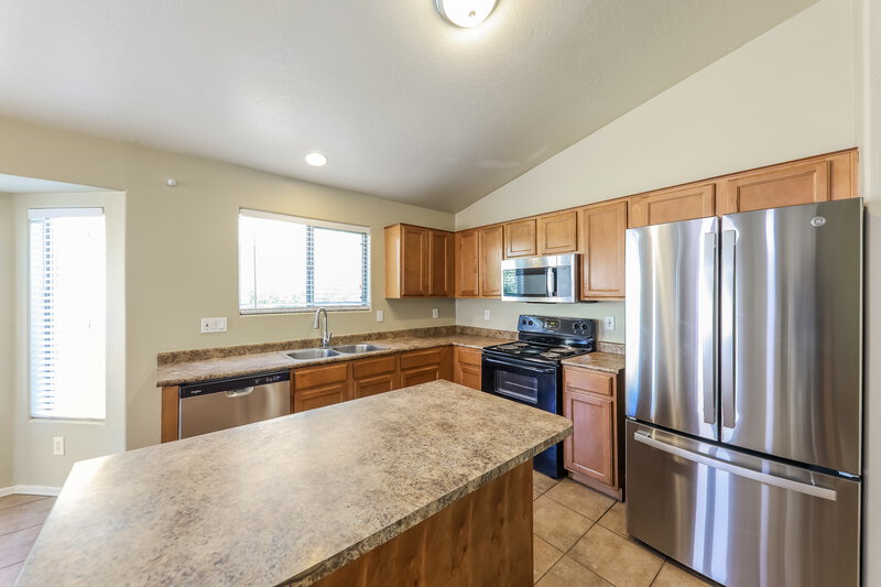 1,865/Mo, 11402 W Davis Ln Avondale, AZ 85323 Kitchen View