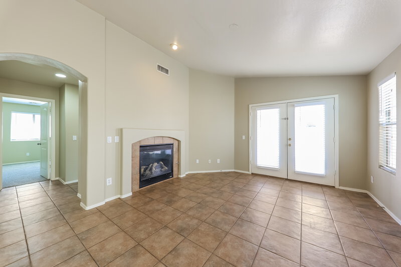 1,865/Mo, 11402 W Davis Ln Avondale, AZ 85323 Family Room View