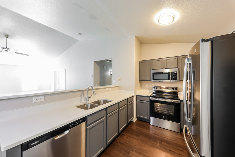 1,890/Mo, 12738 W Redfield Rd El Mirage, AZ 85335 Kitchen View 2