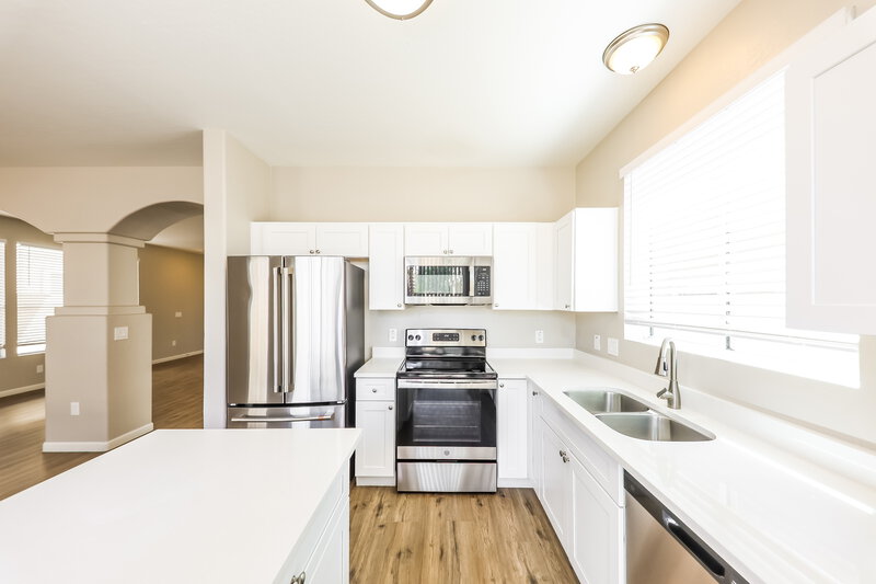 2,435/Mo, 13416 W Peck Dr Litchfield Park, AZ 85340 Kitchen View 2