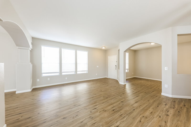 2,435/Mo, 13416 W Peck Dr Litchfield Park, AZ 85340 Family Room View 2