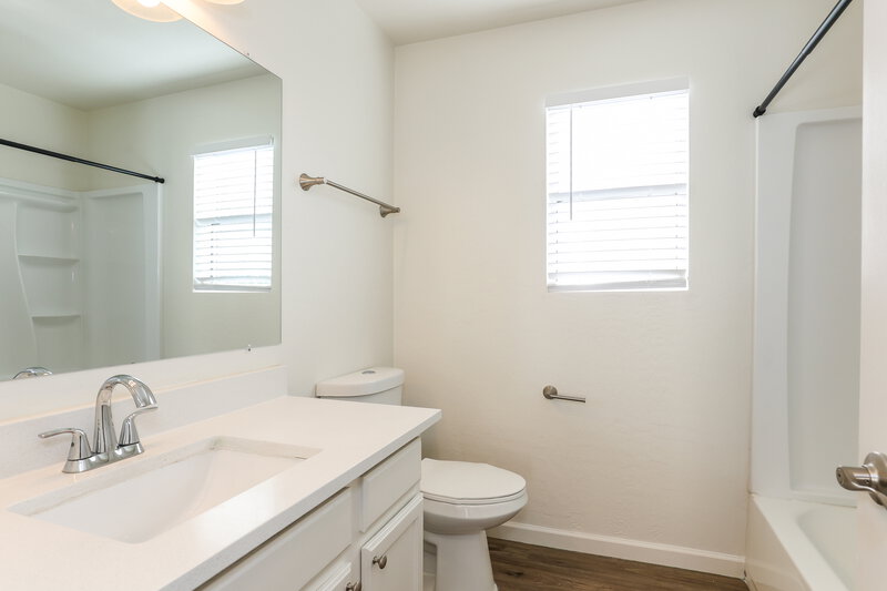 2,325/Mo, 13416 W Peck Dr Litchfield Park, AZ 85340 Bathroom View