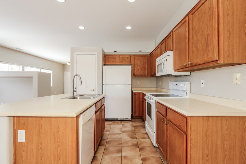 2,005/Mo, 1523 S 84th Dr Tolleson, AZ 85353 Kitchen View