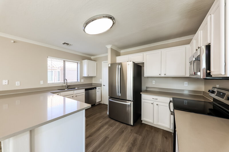 1,990/Mo, 15995 W Vogel Ave Goodyear, AZ 85338 Kitchen View 2