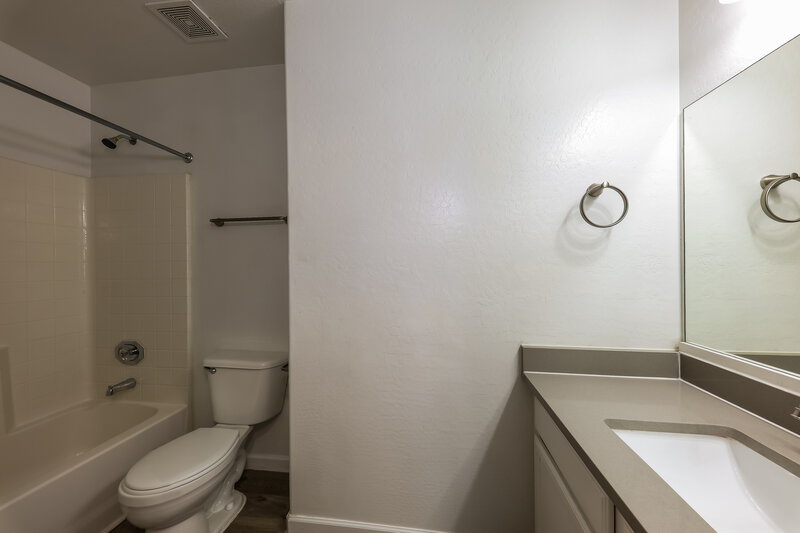 1,990/Mo, 15995 W Vogel Ave Goodyear, AZ 85338 Bathroom View