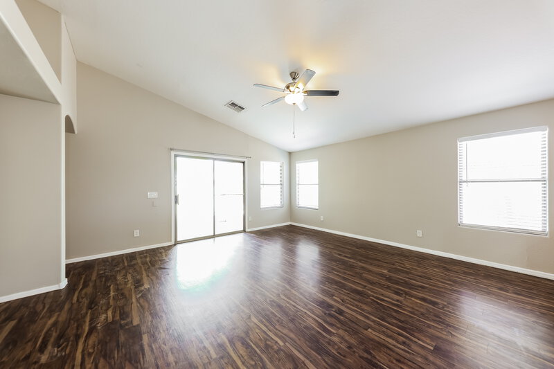 2,250/Mo, 2040 S 86th Ln Tolleson, AZ 85353 Living Room View