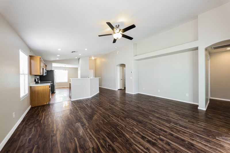 2,250/Mo, 2040 S 86th Ln Tolleson, AZ 85353 Living Room View 2
