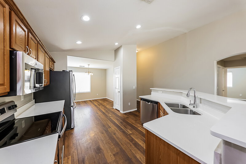 2,250/Mo, 2040 S 86th Ln Tolleson, AZ 85353 Kitchen View 2