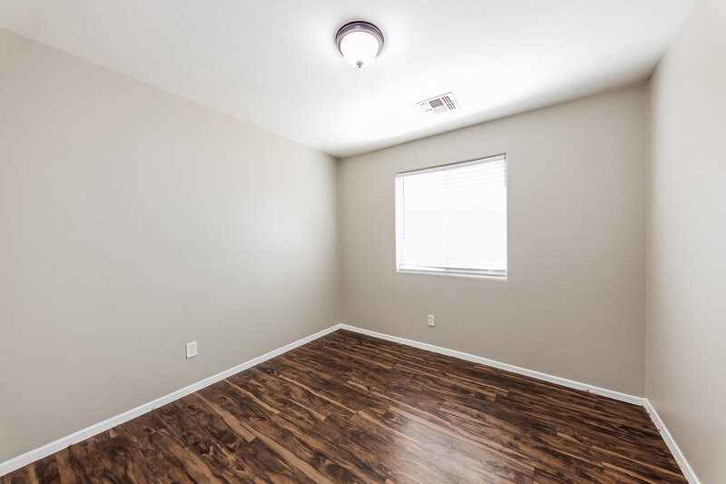 2,250/Mo, 2040 S 86th Ln Tolleson, AZ 85353 Bedroom View 3