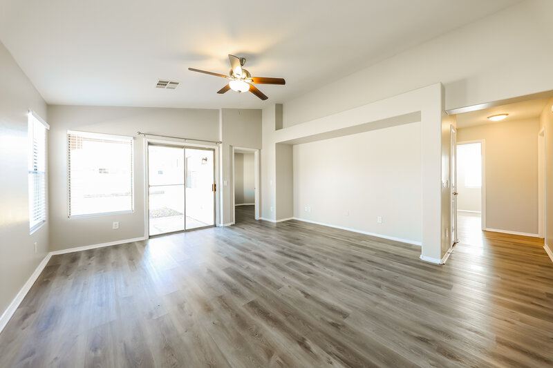 2,025/Mo, 2201 S 84th Ave Tolleson, AZ 85353 Living Room View 2