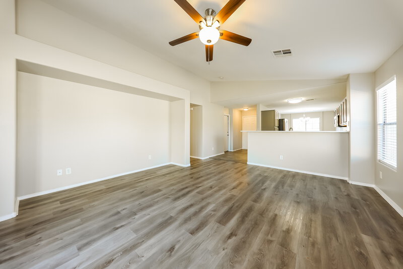 2,025/Mo, 2201 S 84th Ave Tolleson, AZ 85353 Living Room View 3