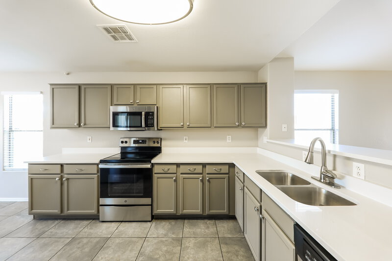 2,025/Mo, 2201 S 84th Ave Tolleson, AZ 85353 Kitchen View 2