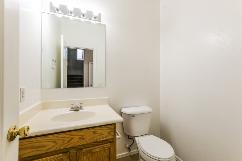 2,395/Mo, 2205 N 91st Gln Phoenix, AZ 85037 Bathroom View 2