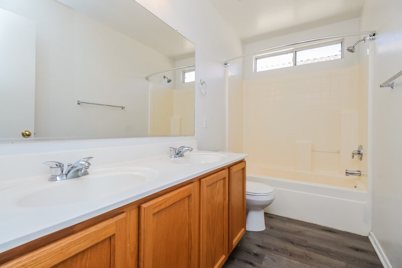 2,000/Mo, 2324 E San Manuel Rd San Tan Valley, AZ 85143 Main Bathroom View