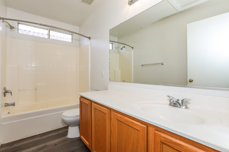 1,830/Mo, 2324 E San Manuel Rd San Tan Valley, AZ 85143 Main Bathroom View