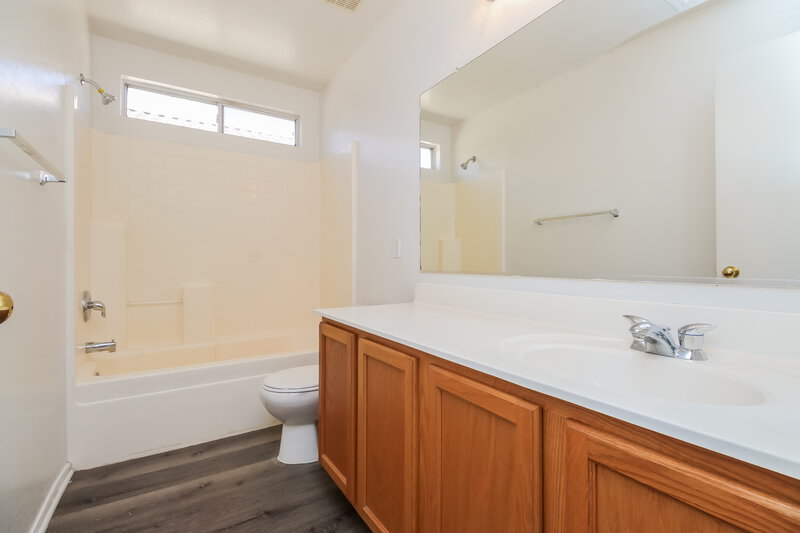 2,000/Mo, 2324 E San Manuel Rd San Tan Valley, AZ 85143 Bathroom View