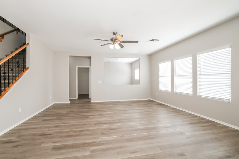 2,085/Mo, 2413 W Chipman Rd Phoenix, AZ 85041 Misc View 4