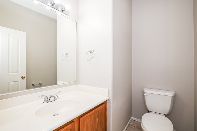 2,085/Mo, 2413 W Chipman Rd Phoenix, AZ 85041 Misc View 12