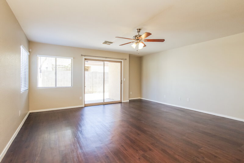 1,885/Mo, 2627 S 84th Gln Tolleson, AZ 85353 Living Room View 2