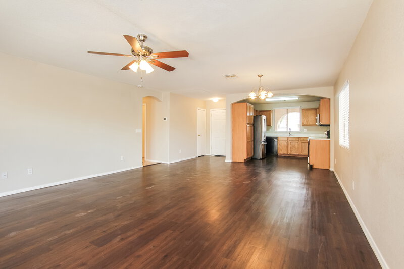 1,865/Mo, 2627 S 84th Gln Tolleson, AZ 85353 Living Room View 2