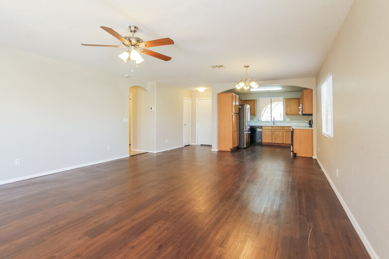 1,885/Mo, 2627 S 84th Gln Tolleson, AZ 85353 Living Room View 3