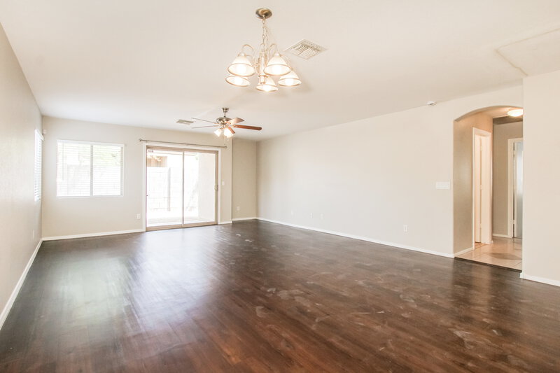 1,865/Mo, 2627 S 84th Gln Tolleson, AZ 85353 Dining Room View 2