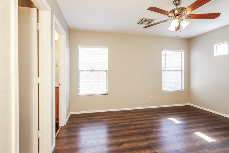 1,885/Mo, 2627 S 84th Gln Tolleson, AZ 85353 Main Bedroom View