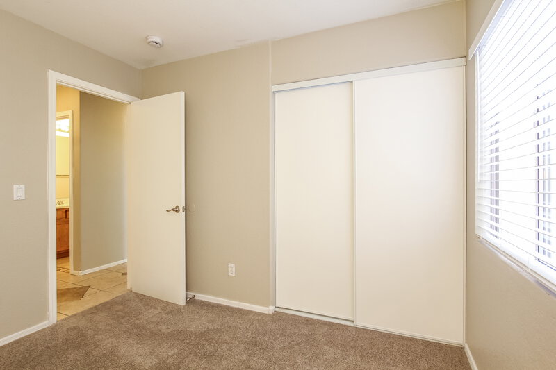 1,885/Mo, 2627 S 84th Gln Tolleson, AZ 85353 Bedroom View 3