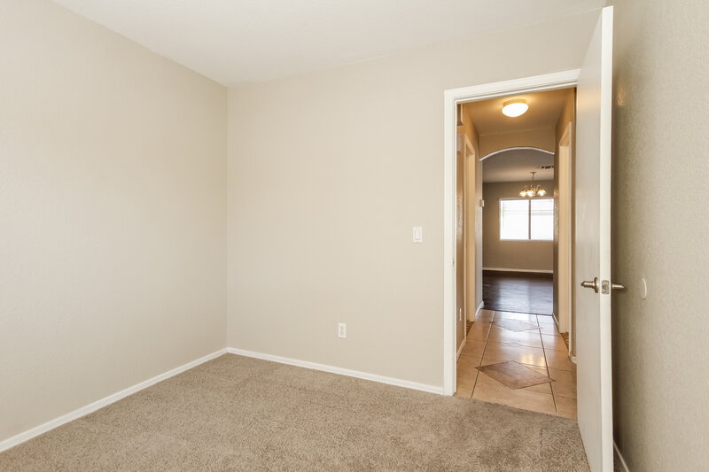 1,865/Mo, 2627 S 84th Gln Tolleson, AZ 85353 Bedroom View 2