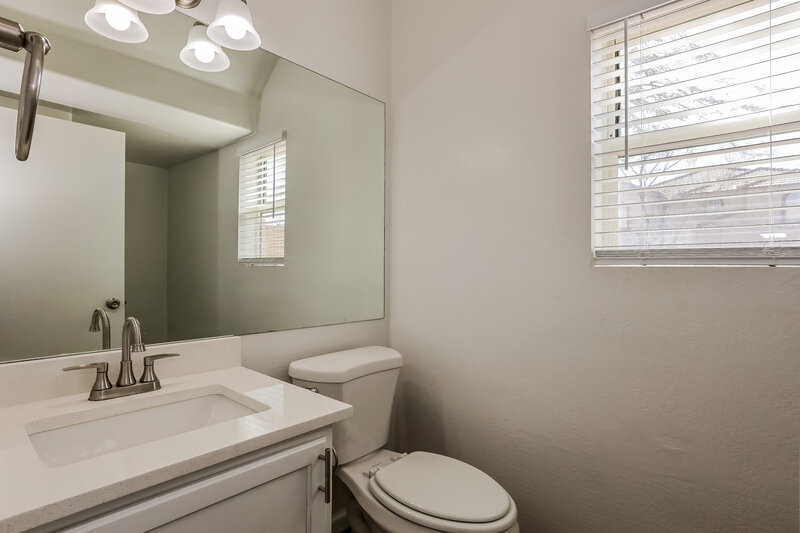 1,810/Mo, 2656 S 89th Ave Tolleson, AZ 85353 Bathroom View