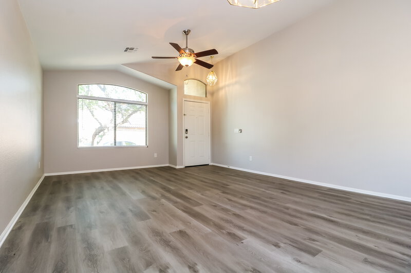 2,040/Mo, 3108 S 92nd Dr Tolleson, AZ 85353 Living Room View 2